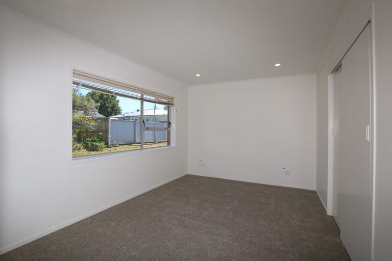 Photo of property in 3/5 Tobruk Crescent, Milford, Auckland, 0620