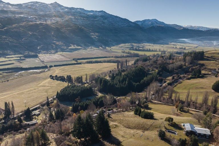 Photo of property in 36 Dalefield Road, Dalefield, Queenstown, 9371
