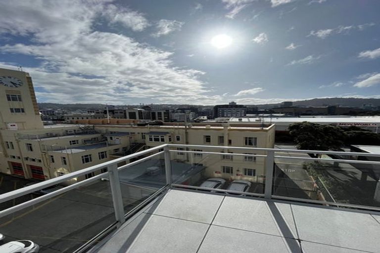 Photo of property in 9/15 Roxburgh Street, Mount Victoria, Wellington, 6011