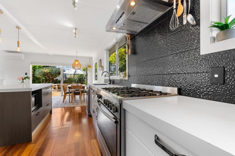 Photo of property in 1/26 Nor'east Drive, Northcross, Auckland, 0632