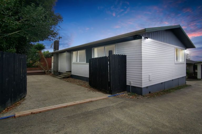 Photo of property in 21 Mcquarrie Avenue, Wattle Downs, Auckland, 2103