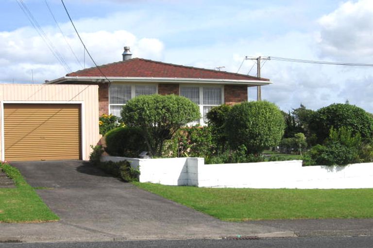 Photo of property in 1/77 Royal View Road, Te Atatu South, Auckland, 0610