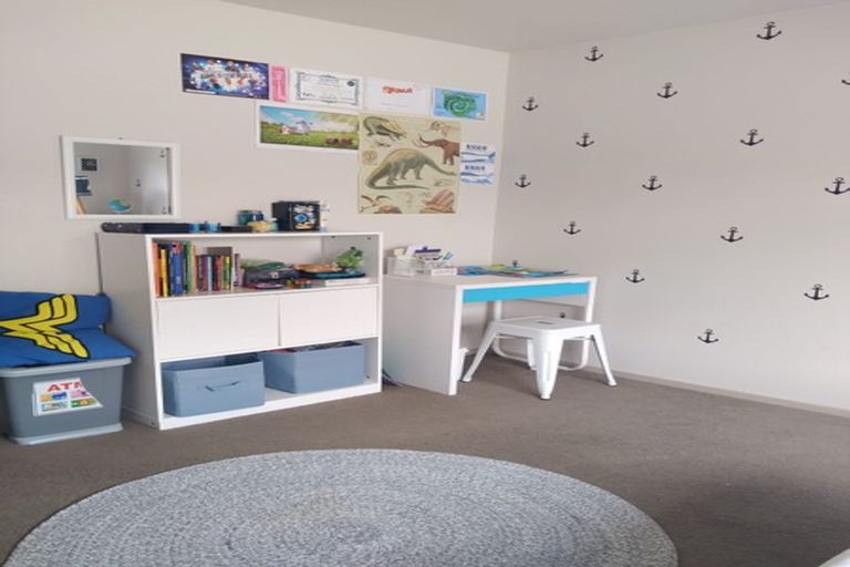 Photo of property in 30 Te Puia Drive, Aotea, Porirua, 5024