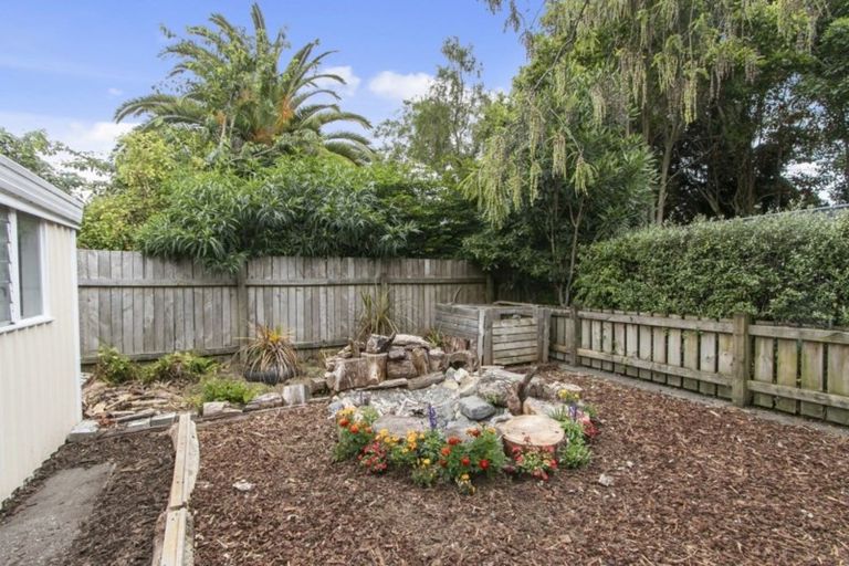 Photo of property in 4 Coast Road, Wainuiomata, Lower Hutt, 5014