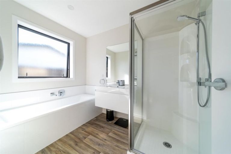 Photo of property in 46 Marbleleaf Lane, Albert Town, Wanaka, 9305