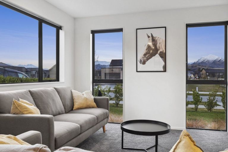 Photo of property in 25 Obelisk Street, Wanaka, 9305