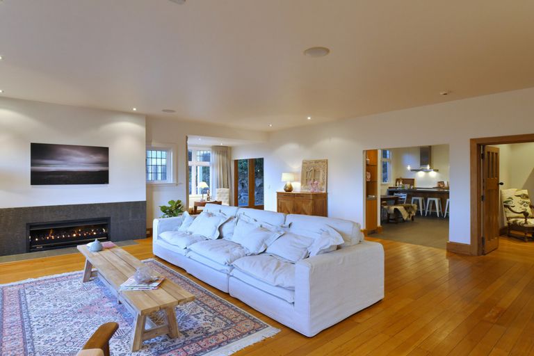 Photo of property in 103 Hackthorne Road, Cashmere, Christchurch, 8022