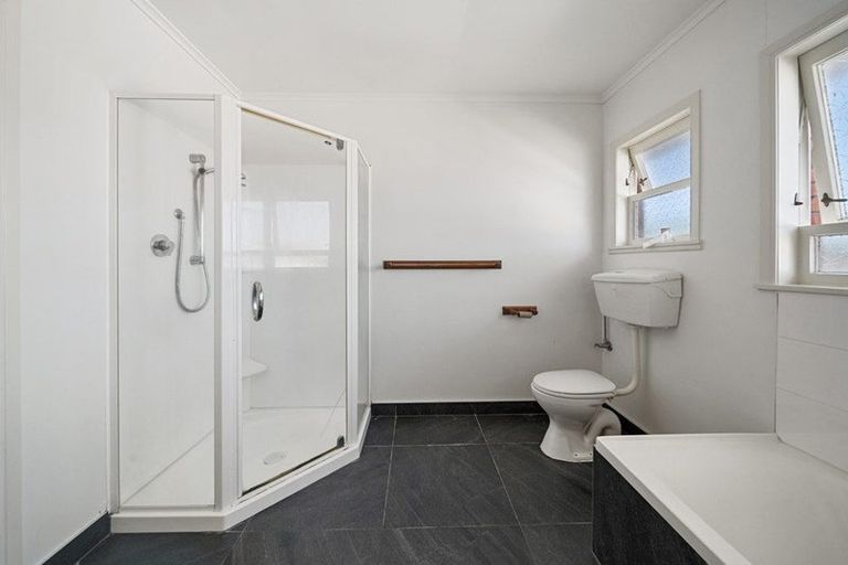 Photo of property in 3 Halberg Street, Papakura, 2110