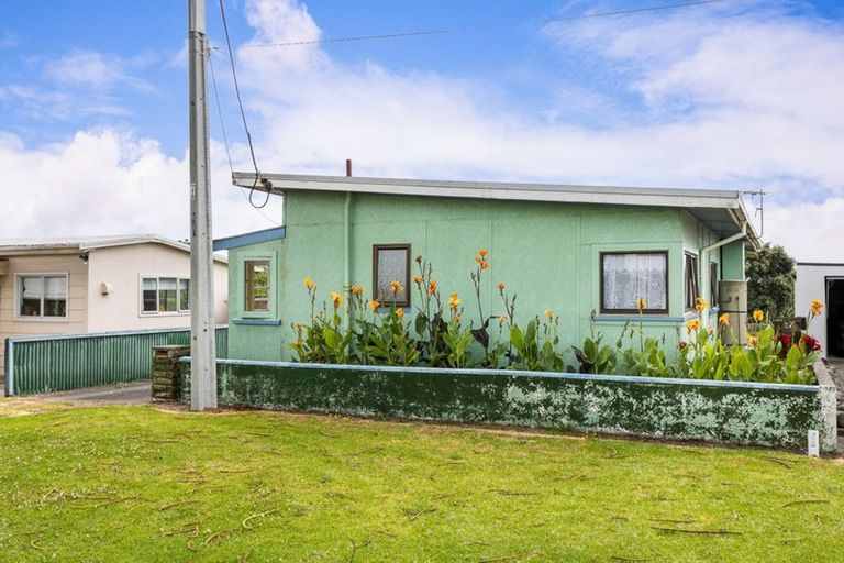 Photo of property in 26 Battiscombe Terrace, Waitara, 4320