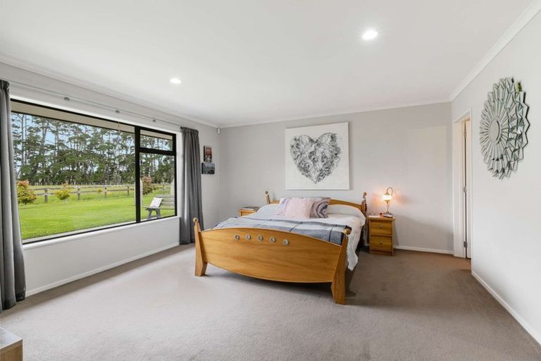 Photo of property in 16 Millbrook Drive, Waiuku, 2683