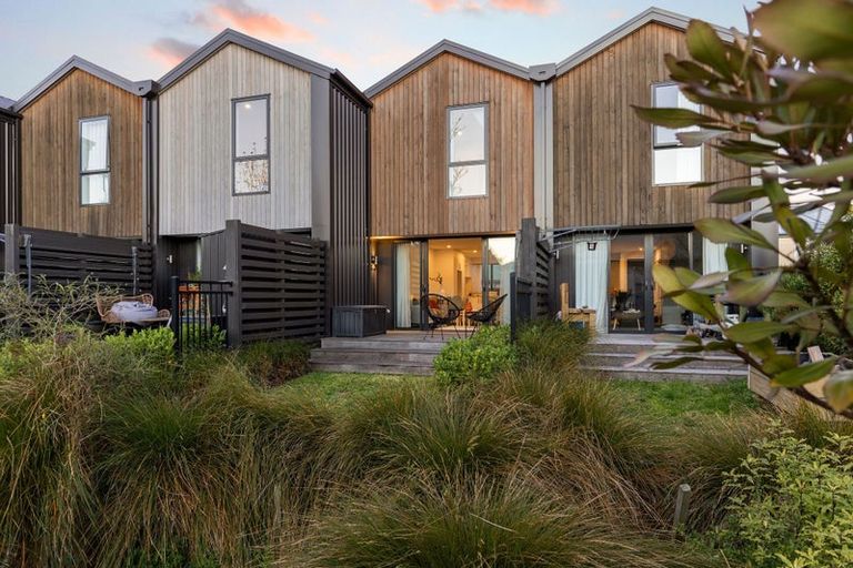 Photo of property in 2/111 Edgeware Road, St Albans, Christchurch, 8014