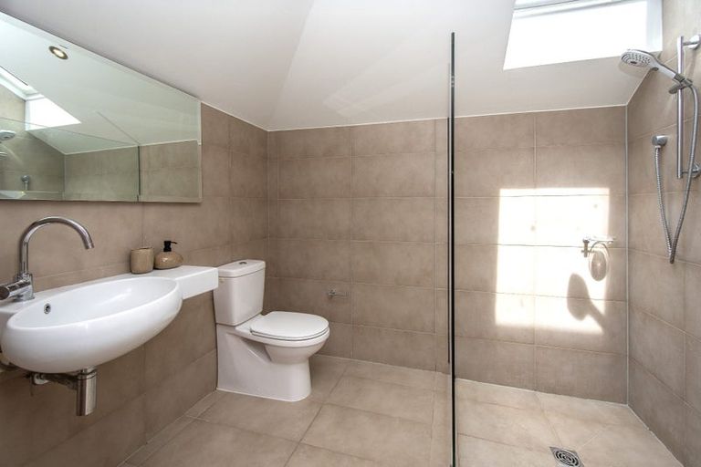 Photo of property in 2/11 Mclellan Place, Ilam, Christchurch, 8041