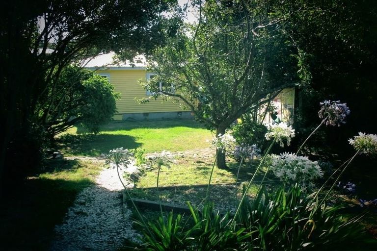 Photo of property in 3 Clarkes Crescent, Paekakariki, 5034