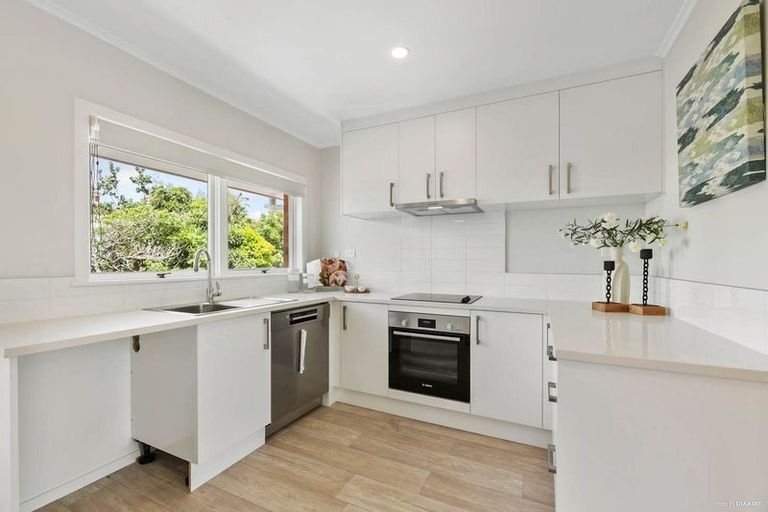 Photo of property in 2/30 Hororata Road, Hauraki, Auckland, 0622