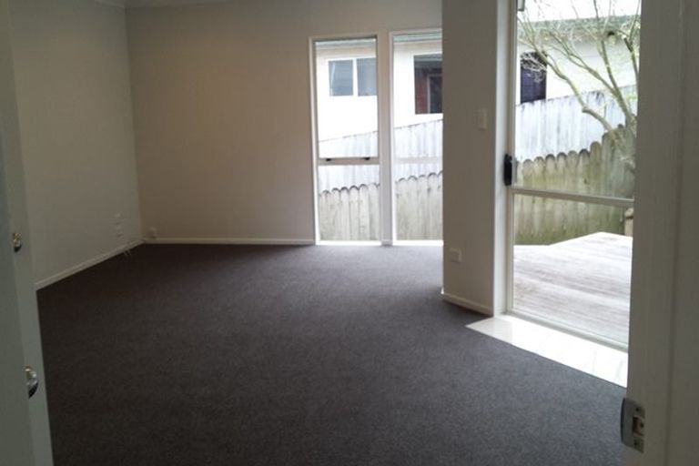 Photo of property in 2/47 Vincent Street, Howick, Auckland, 2014