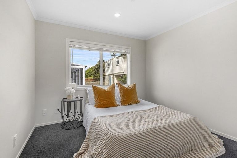 Photo of property in 60 Airlie Road, Plimmerton, Porirua, 5026