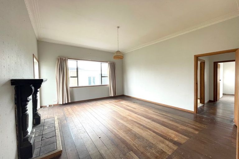 Photo of property in 57 Tiraumea Drive, Pakuranga, Auckland, 2010