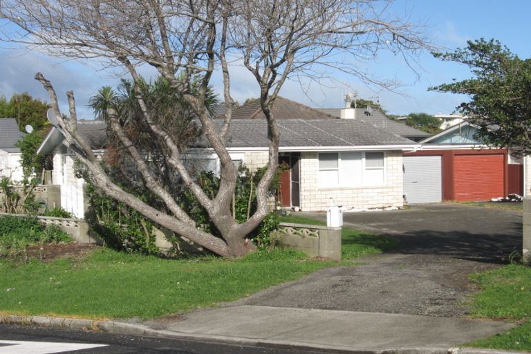 Photo of property in 2 Allen Road, Raumati Beach, Paraparaumu, 5032