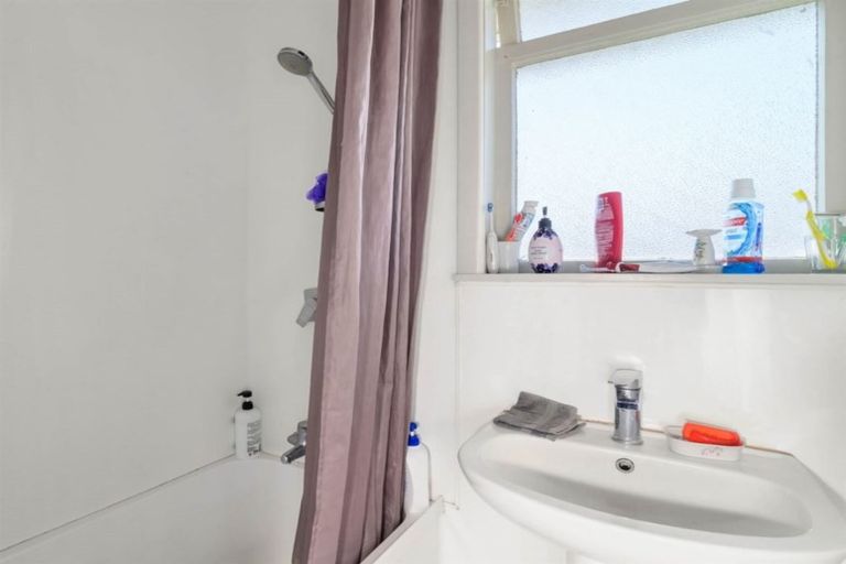 Photo of property in 12a Ross Road, Western Heights, Rotorua, 3015