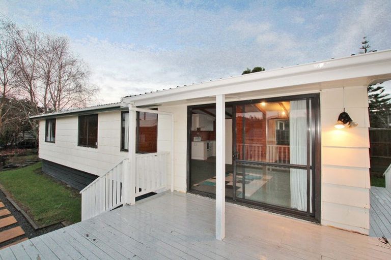 Photo of property in 1/29 Rosier Road, Glen Eden, Auckland, 0602