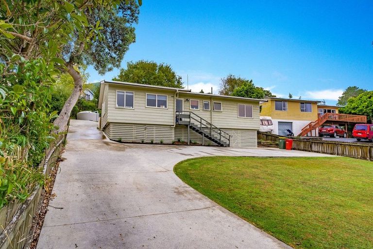 Photo of property in 64a Brian Crescent, Stanmore Bay, Whangaparaoa, 0932