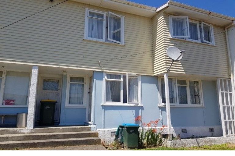 Photo of property in 34a-d Cornwall Crescent, Cannons Creek, Porirua, 5024