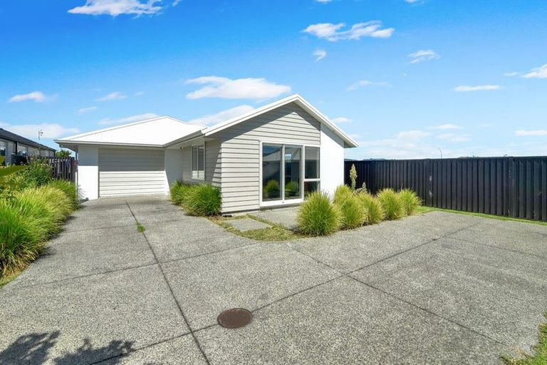 Photo of property in 16 Empire Crescent, Papamoa, 3118
