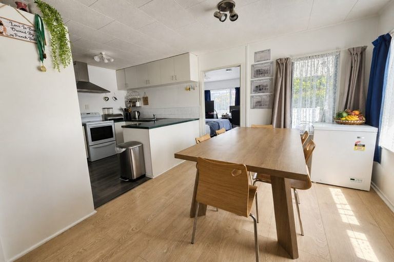 Photo of property in 42 Riverton Drive, Randwick Park, Auckland, 2105