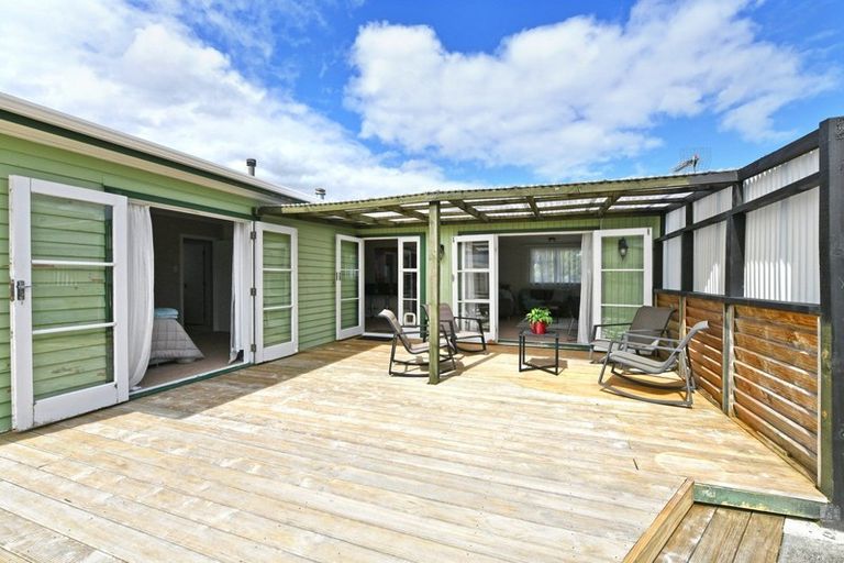 Photo of property in 8 Aniseed Grove, Timberlea, Upper Hutt, 5018