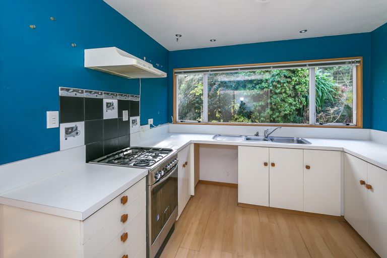 Photo of property in 54 Voelas Road, Lyttelton, 8082