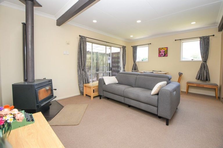 Photo of property in 65 Victoria Street, Carterton, 5713