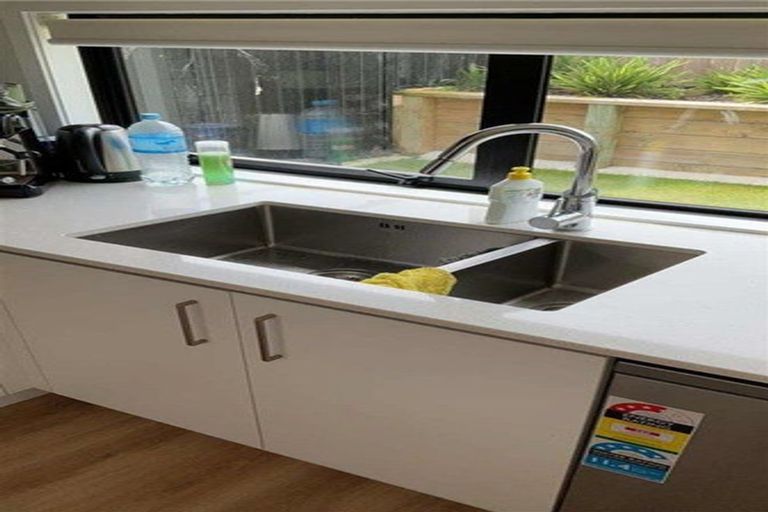 Photo of property in 7 Desert Gold Lane, Wallaceville, Upper Hutt, 5018