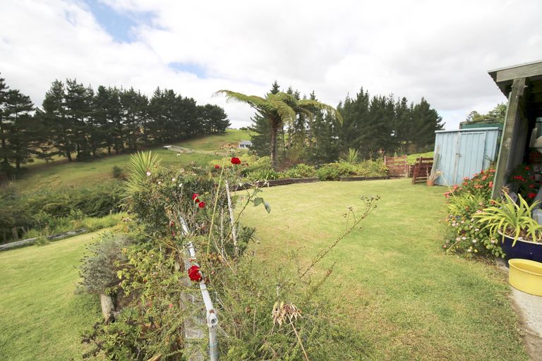 Photo of property in 28 Mcvie Road, Huntly, 3700