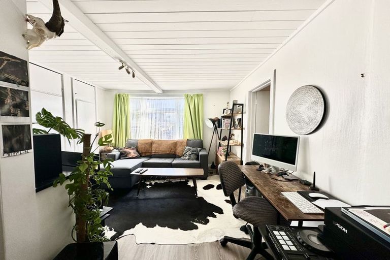 Photo of property in 1 Manley Terrace, Newtown, Wellington, 6021