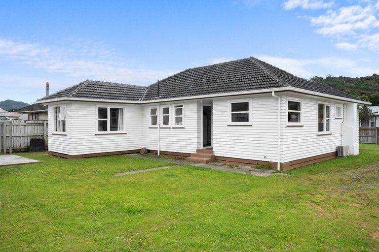 Photo of property in 42 Donnelley Drive, Wainuiomata, Lower Hutt, 5014