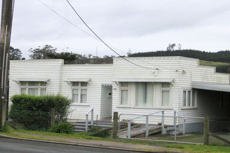 Photo of property in 64 Awaroa Road, Helensville, 0800