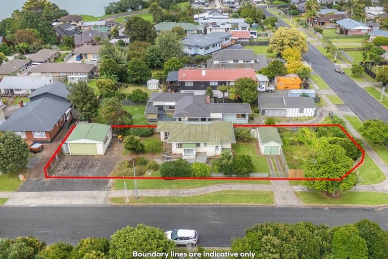 Photo of property in 19 Estuary Road, Weymouth, Auckland, 2103