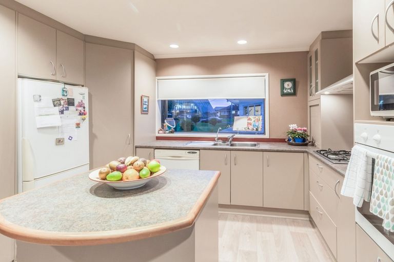 Photo of property in 91 Taikata Road, Te Atatu Peninsula, Auckland, 0610