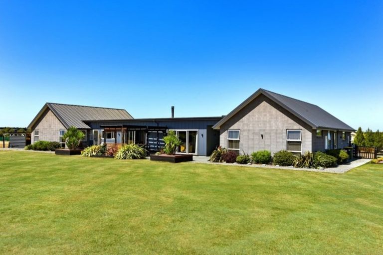 Photo of property in 10 Landsborough Drive, Darfield, 7571