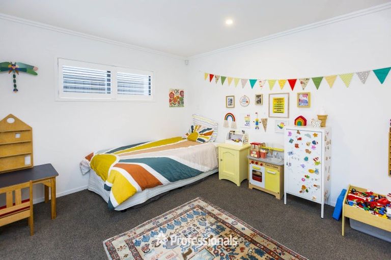 Photo of property in 1 Somerby Mews, Silverstream, Upper Hutt, 5019