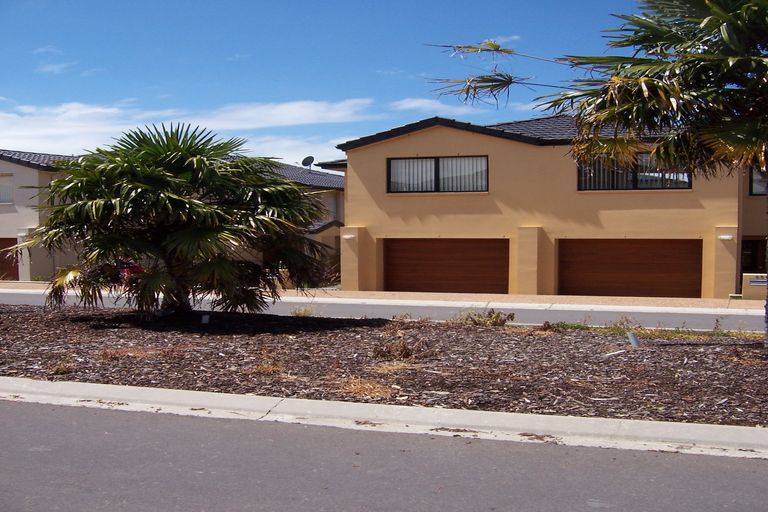 Photo of property in 35 Trimaran Drive, Gulf Harbour, Whangaparaoa, 0930