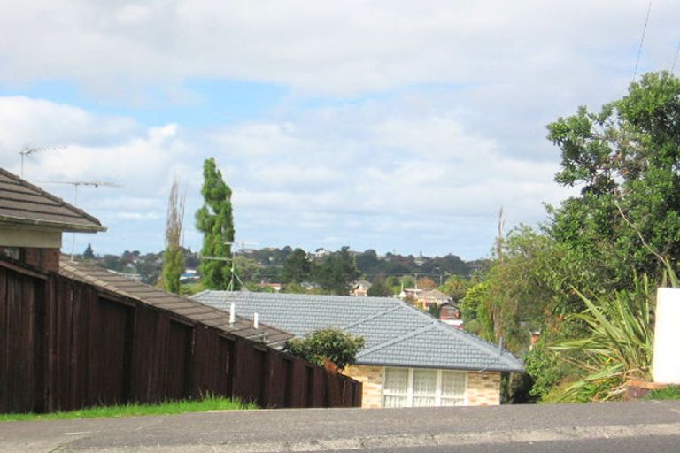 Photo of property in 1/46 West Coast Road, Glen Eden, Auckland, 0602