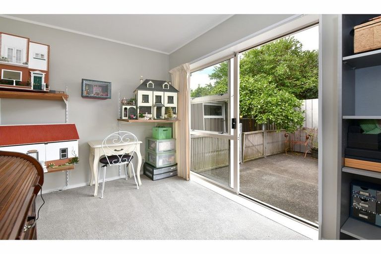 Photo of property in 2/11 Milton Road, Orewa, 0931