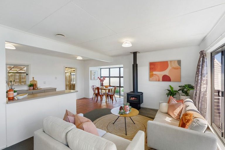 Photo of property in 14 Totara Street, Otaki, 5512