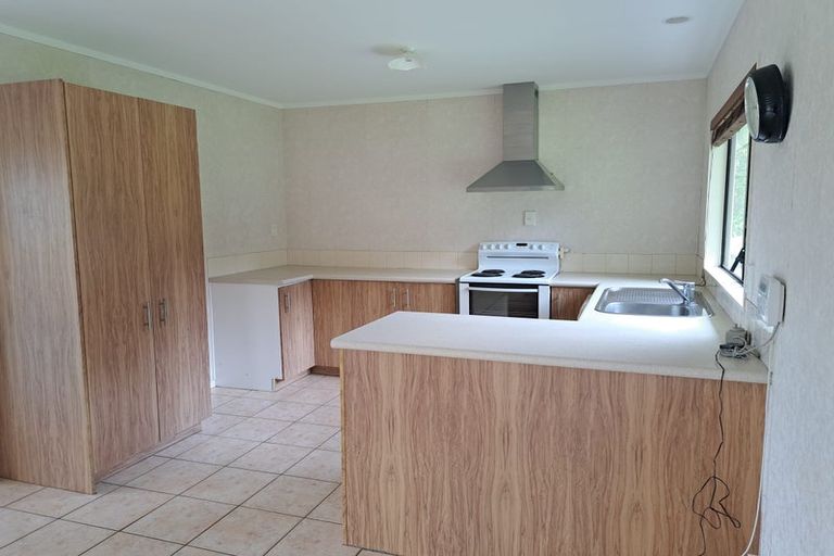 Photo of property in 9 Amery Place, West Harbour, Auckland, 0618