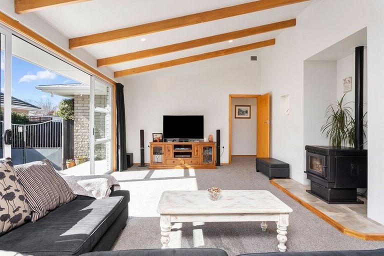 Photo of property in 118 Grimseys Road, Redwood, Christchurch, 8051