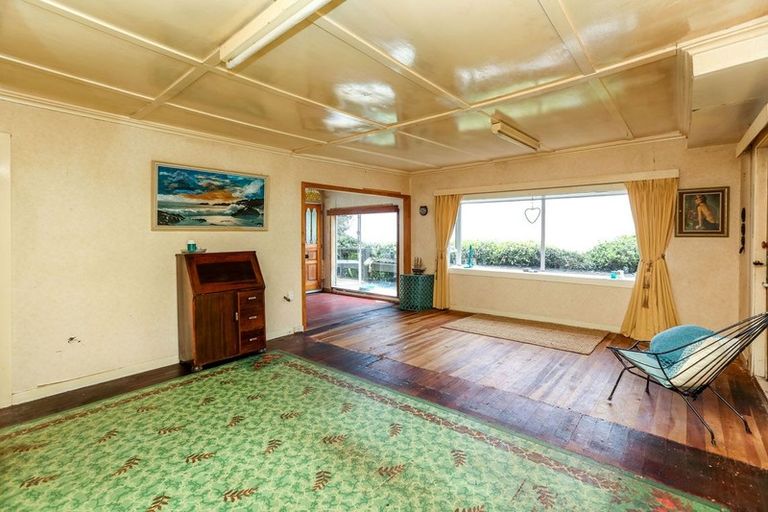 Photo of property in 25-27 Onaero Beach Road, Onaero, Waitara, 4383