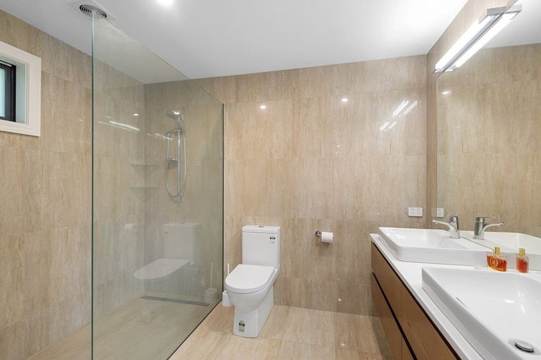 Photo of property in 117 Glandovey Road, Strowan, Christchurch, 8052