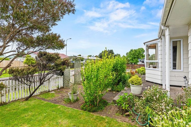 Photo of property in 3 Sharda Grove, Paraparaumu Beach, Paraparaumu, 5032