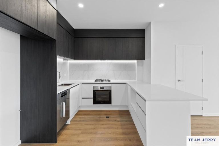 Photo of property in 51 Whare Kauri Road, Papakura, 2110